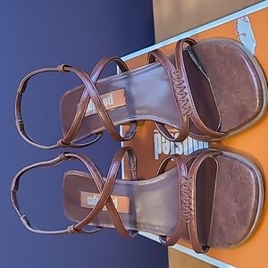 Kenneth Cole Unlisted strappy sandal, size 8M in tan